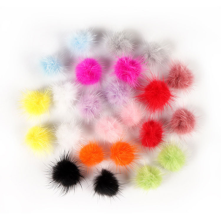 24 vienetų Nail Pom pūkuotas kamuolys